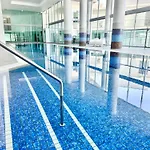 Modern 2 Bedroom Apt Near Tram & Ocean