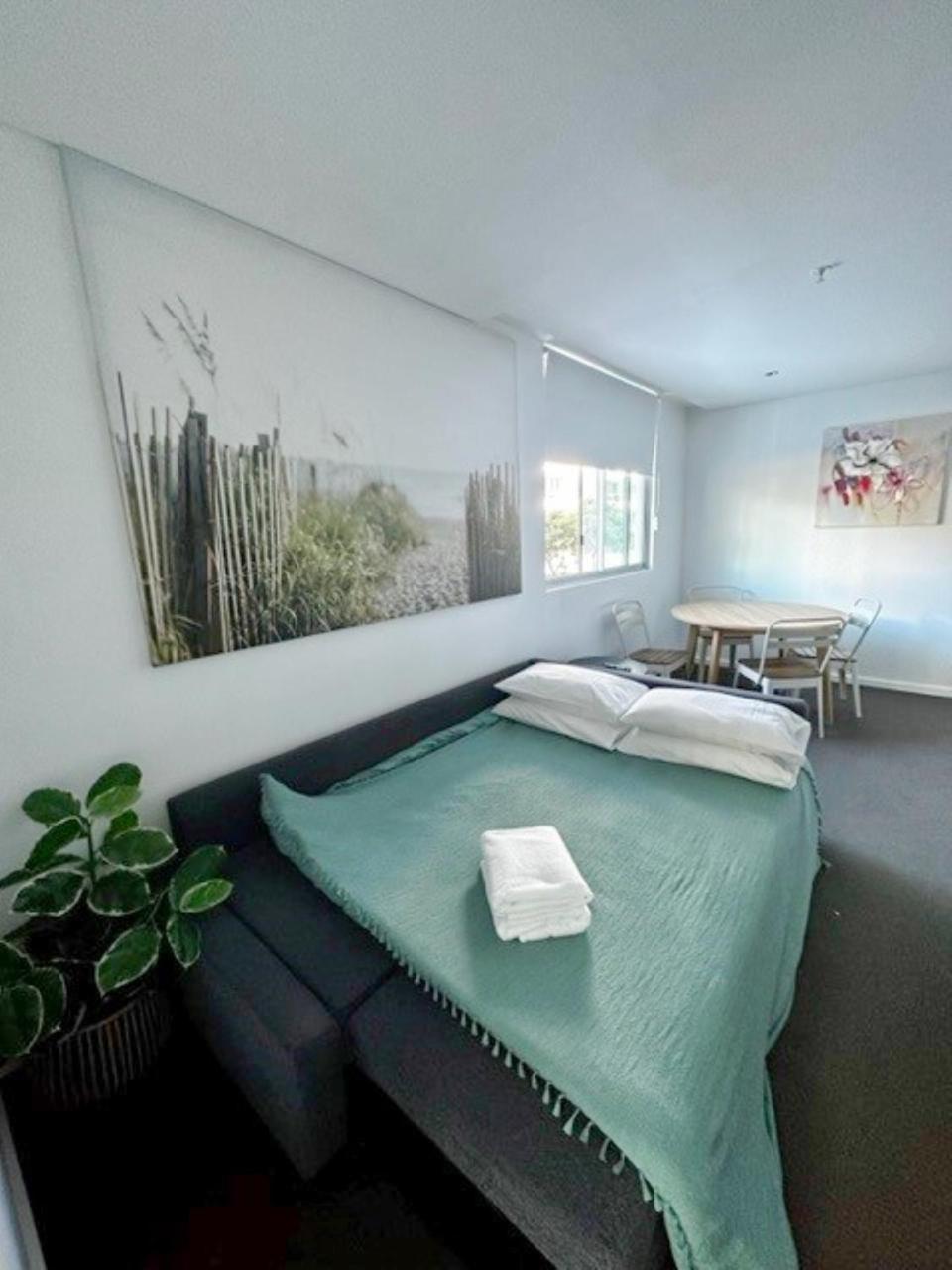 Apartment Modern 2 Bedroom Apt Near Tram & Ocean
